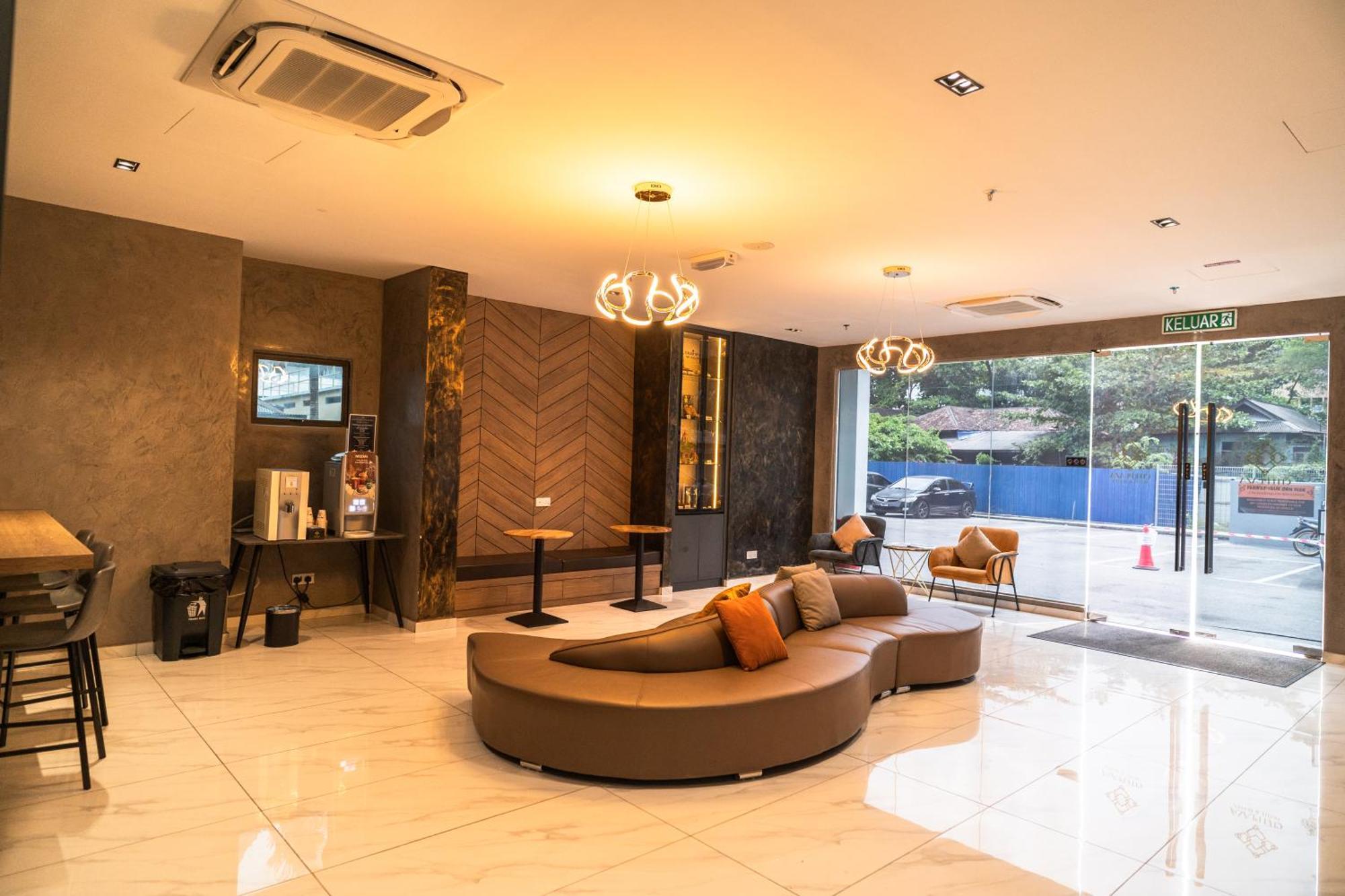 Dj Citi Plaza & Hotel